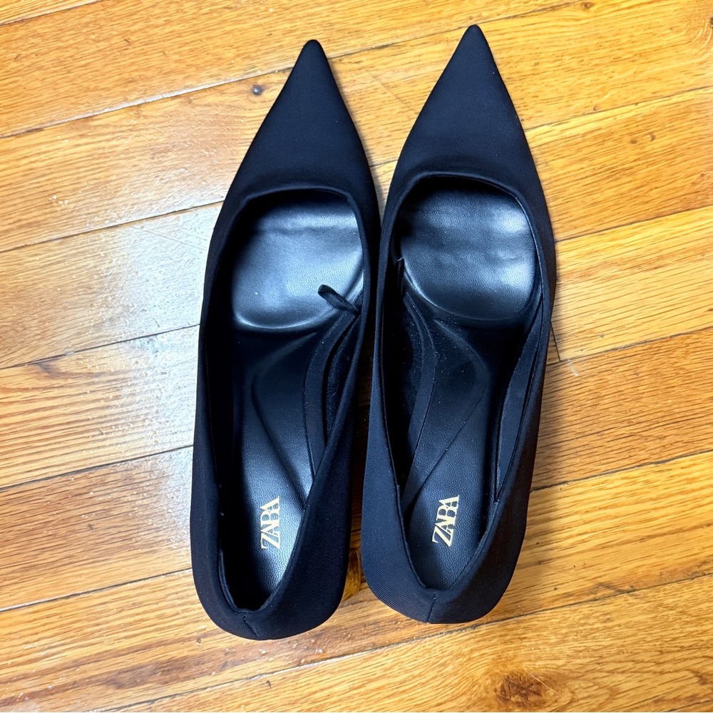 Zara Black Pointed Flats for Women